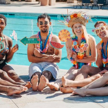 Petrecere la piscină: Cele mai inedite idei de organizare pentru un team building memorabil sau pentru un eveniment privat
