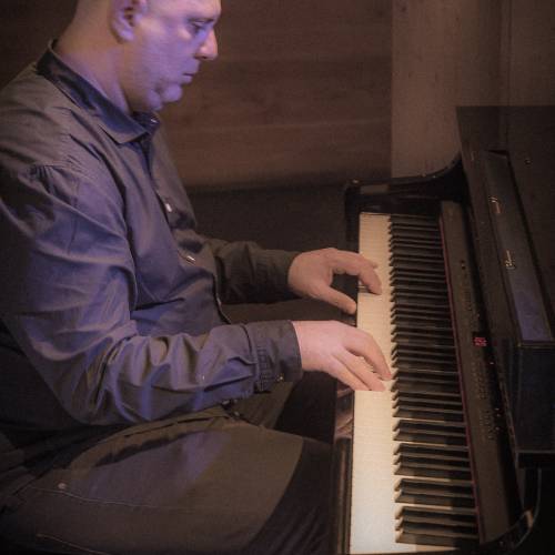 AMBIENTAL PIANO MUSIC