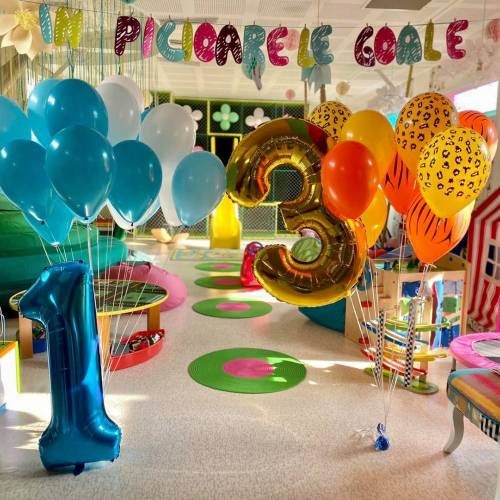 In picioarele goale