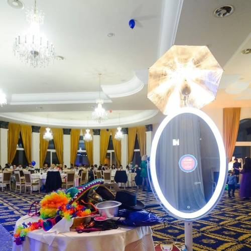 Magic Mirror by Funky Selfies 