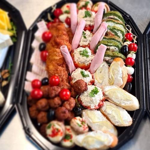 METROPOLITAN CATERING