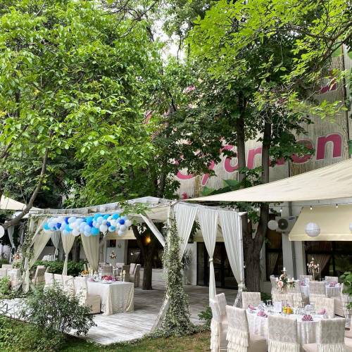  Salon Anastasia Garden