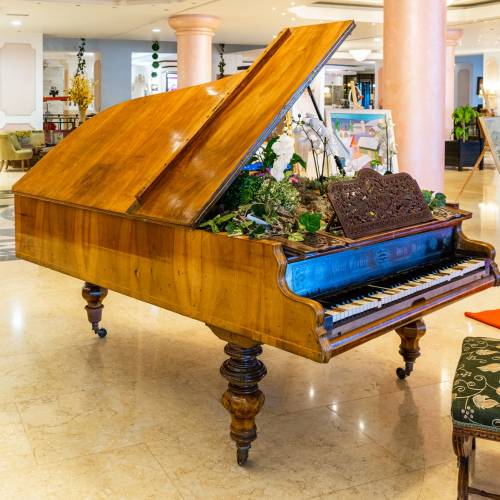 PHOENICIA GRAND