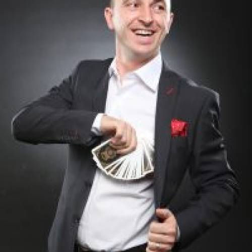 Magicianul Augustin