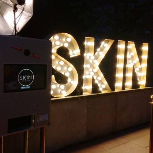 FOTO-VIDEO și CABINA FOTO TOUCH LIVE