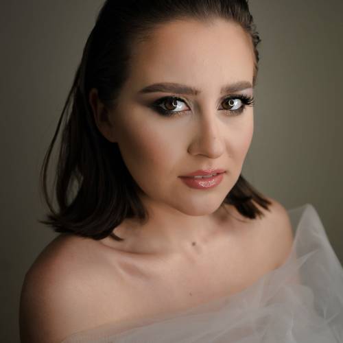 Violeta Paun Makeup Artist