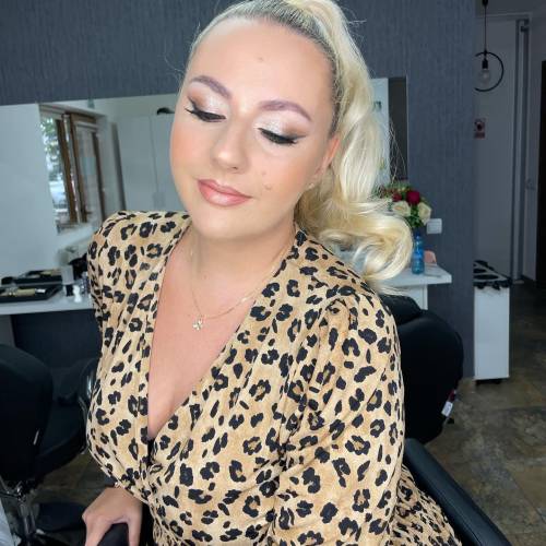Ioana Torgie Make-up Artist 
